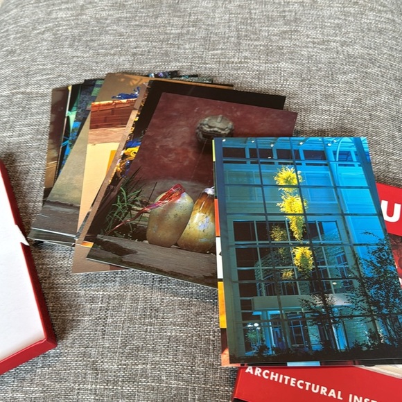 CHIHULY - ARCHITECTURAL INSTALLATIONS - 32 POSTCARDS - PORTLAND PRESSCHI… - Picture 2 of 5